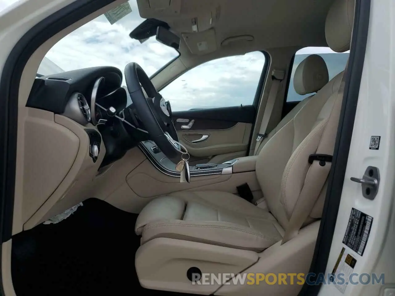 7 Photograph of a damaged car W1N0G8DB4MV324043 MERCEDES-BENZ GLC-CLASS 2021