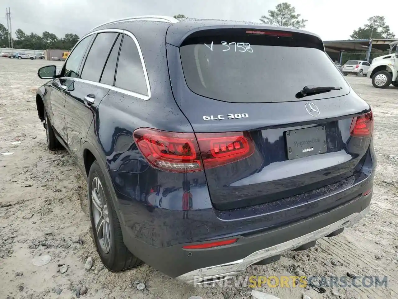 3 Photograph of a damaged car W1N0G8DB7MG013758 MERCEDES-BENZ GLC-CLASS 2021