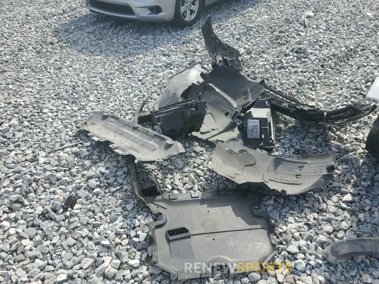 13 Photograph of a damaged car W1N0G8DB8MV285215 MERCEDES-BENZ GLC-CLASS 2021