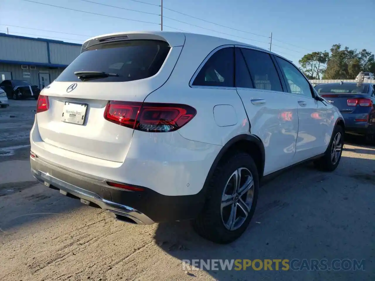 4 Photograph of a damaged car W1N0G8DB9MV303544 MERCEDES-BENZ GLC-CLASS 2021