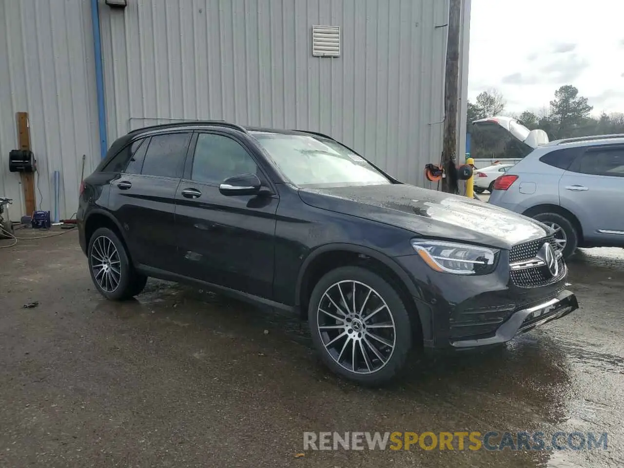 4 Photograph of a damaged car W1N0G8DBXMF911308 MERCEDES-BENZ GLC-CLASS 2021