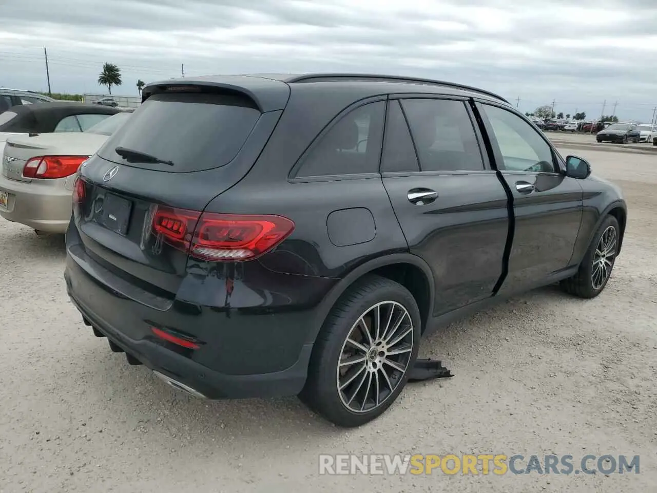 3 Photograph of a damaged car W1N0G8DBXMF917738 MERCEDES-BENZ GLC-CLASS 2021