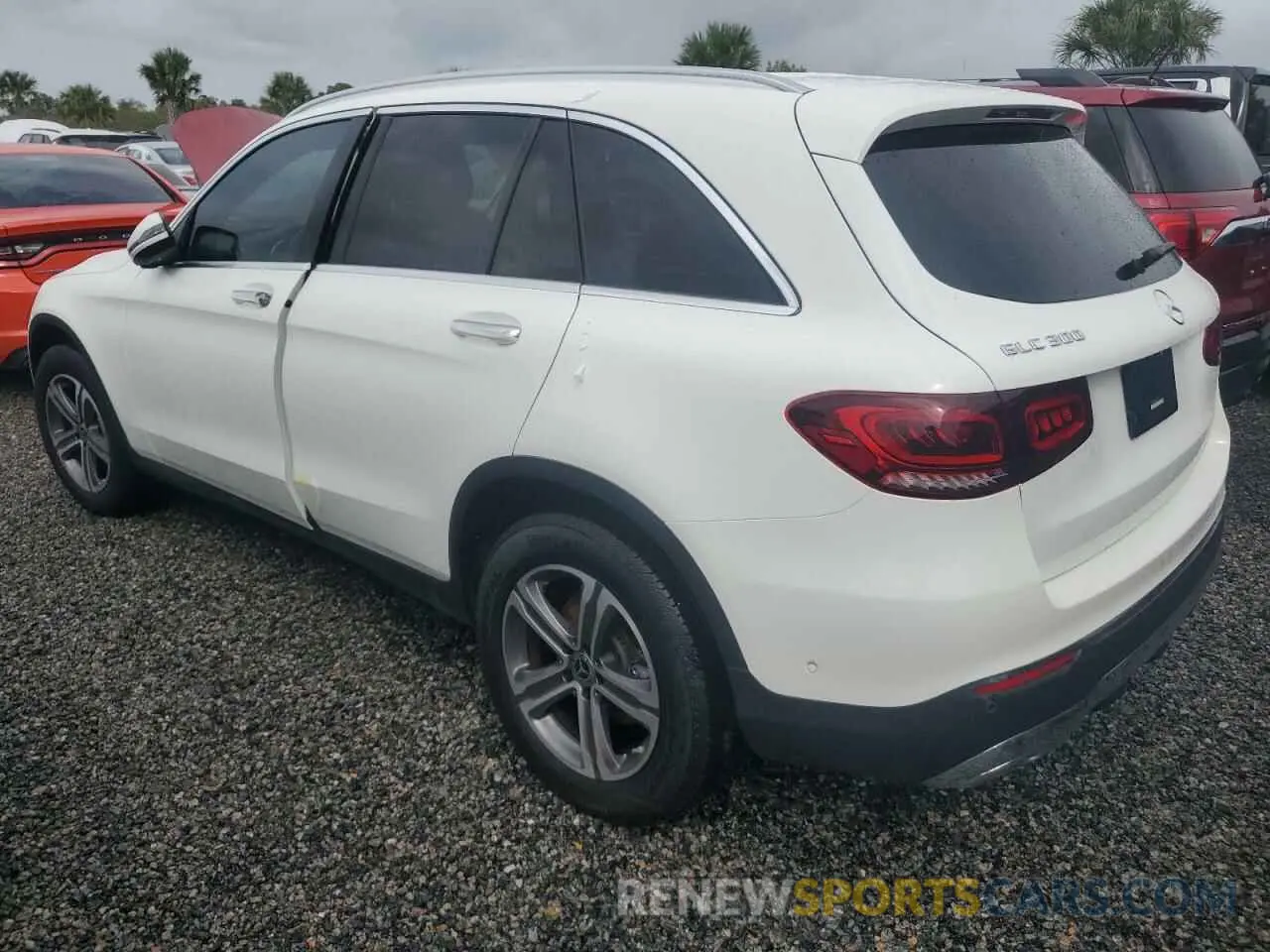 2 Photograph of a damaged car W1N0G8DBXMF927184 MERCEDES-BENZ GLC-CLASS 2021