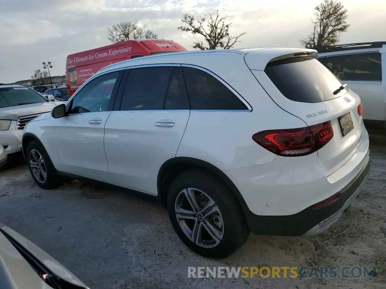 2 Photograph of a damaged car W1N0G8DBXMF927380 MERCEDES-BENZ GLC-CLASS 2021