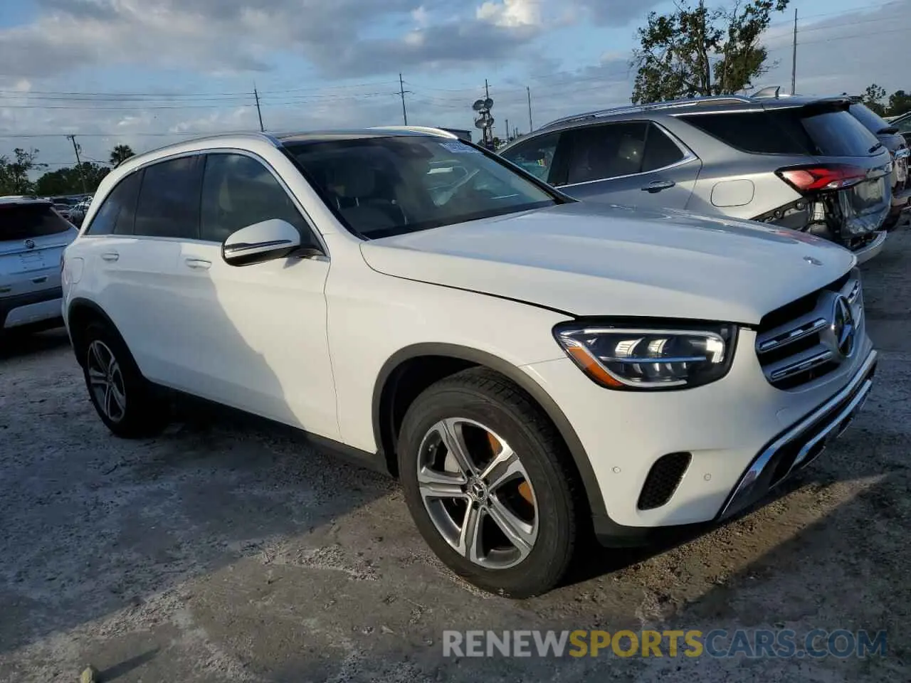 4 Photograph of a damaged car W1N0G8DBXMF927380 MERCEDES-BENZ GLC-CLASS 2021