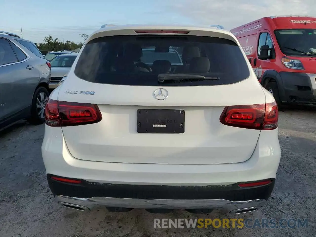 6 Photograph of a damaged car W1N0G8DBXMF927380 MERCEDES-BENZ GLC-CLASS 2021