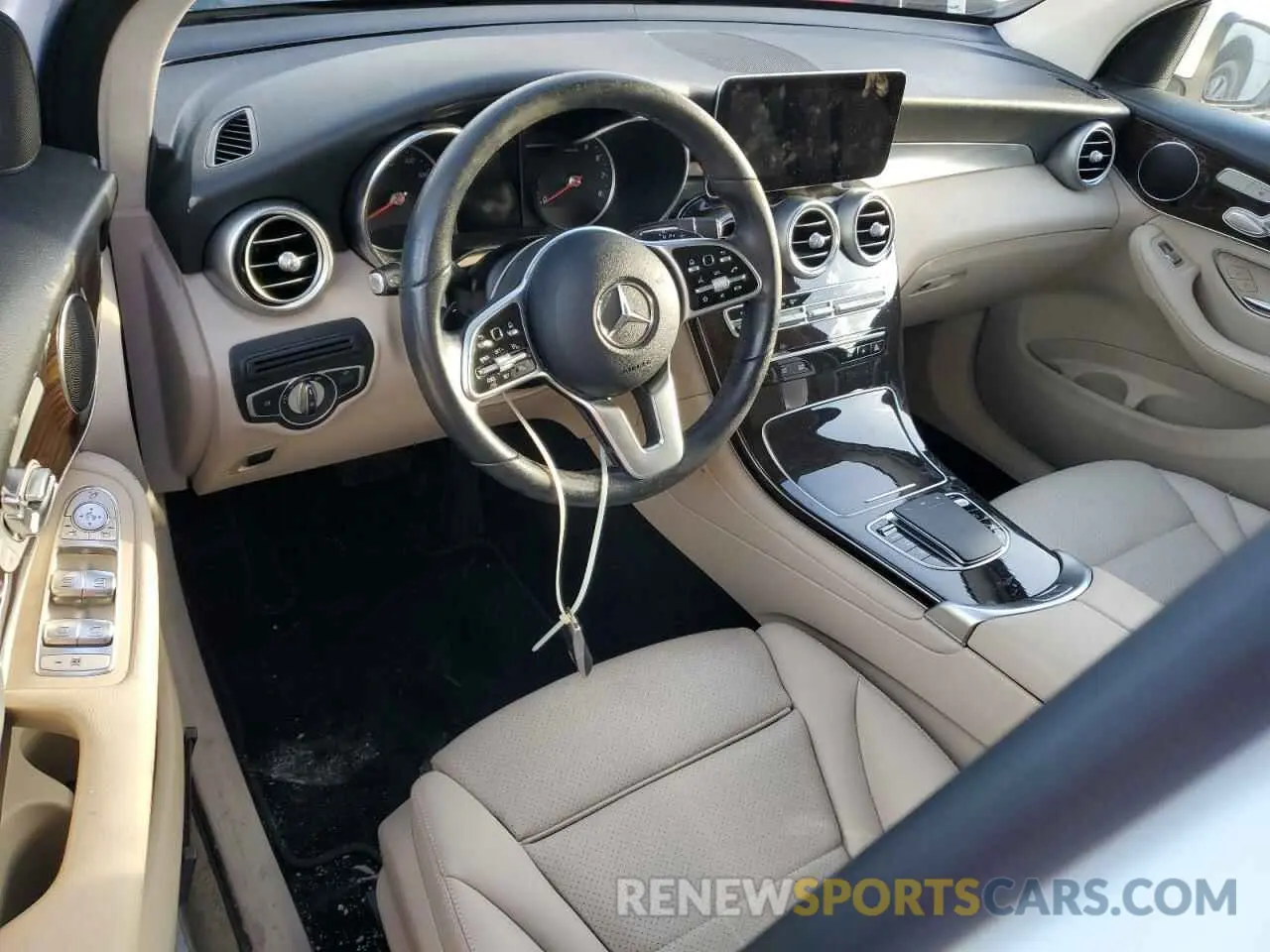 8 Photograph of a damaged car W1N0G8DBXMF927380 MERCEDES-BENZ GLC-CLASS 2021