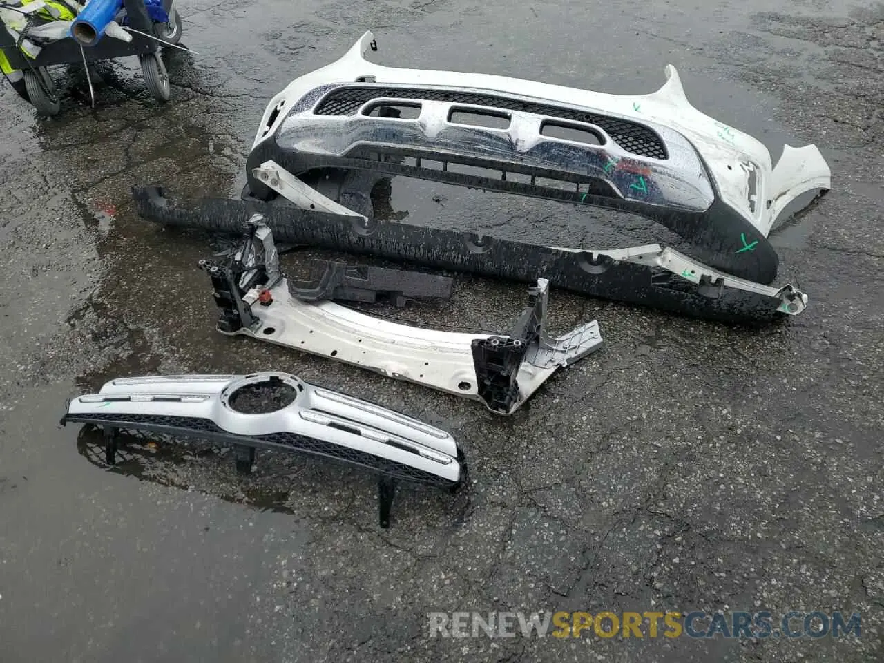13 Photograph of a damaged car W1N0G8DBXMV298032 MERCEDES-BENZ GLC-CLASS 2021