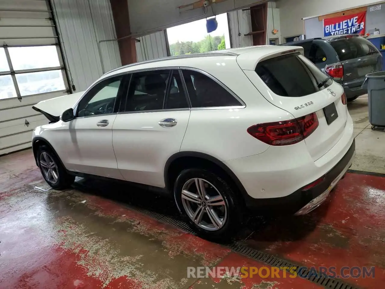 2 Photograph of a damaged car W1N0G8EB8MF939736 MERCEDES-BENZ GLC-CLASS 2021