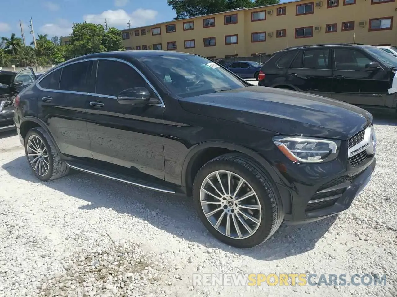 4 Photograph of a damaged car W1N0J8EB1MF989055 MERCEDES-BENZ GLC-CLASS 2021