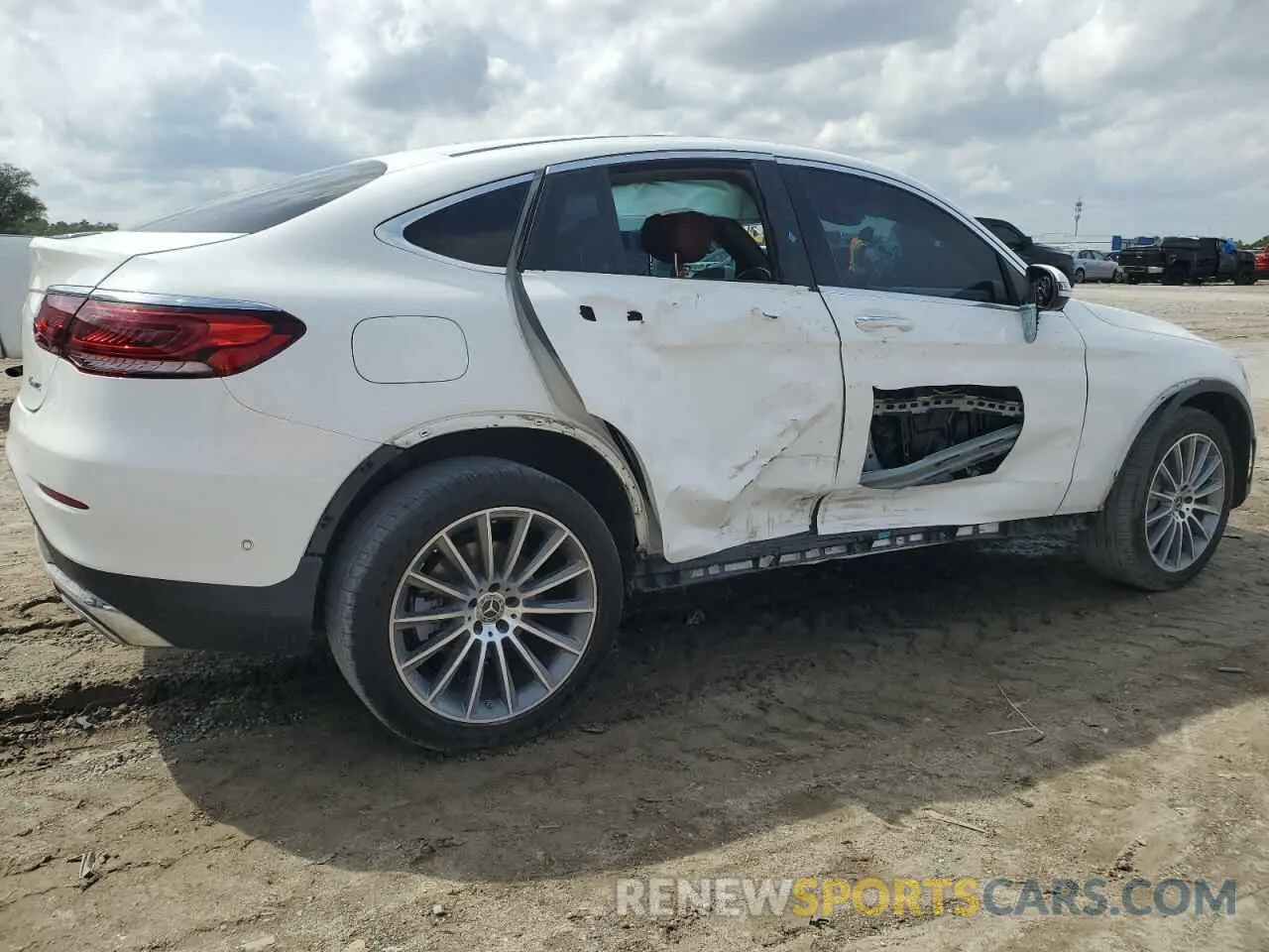 3 Photograph of a damaged car W1N0J8EB2MF913568 MERCEDES-BENZ GLC-CLASS 2021
