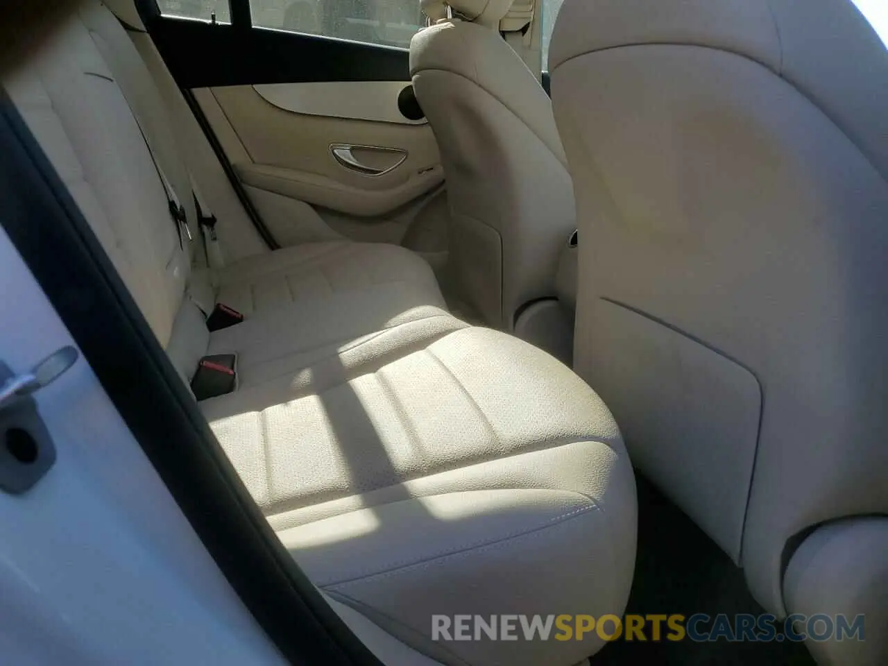 11 Photograph of a damaged car W1N0J8EB2MF986455 MERCEDES-BENZ GLC-CLASS 2021