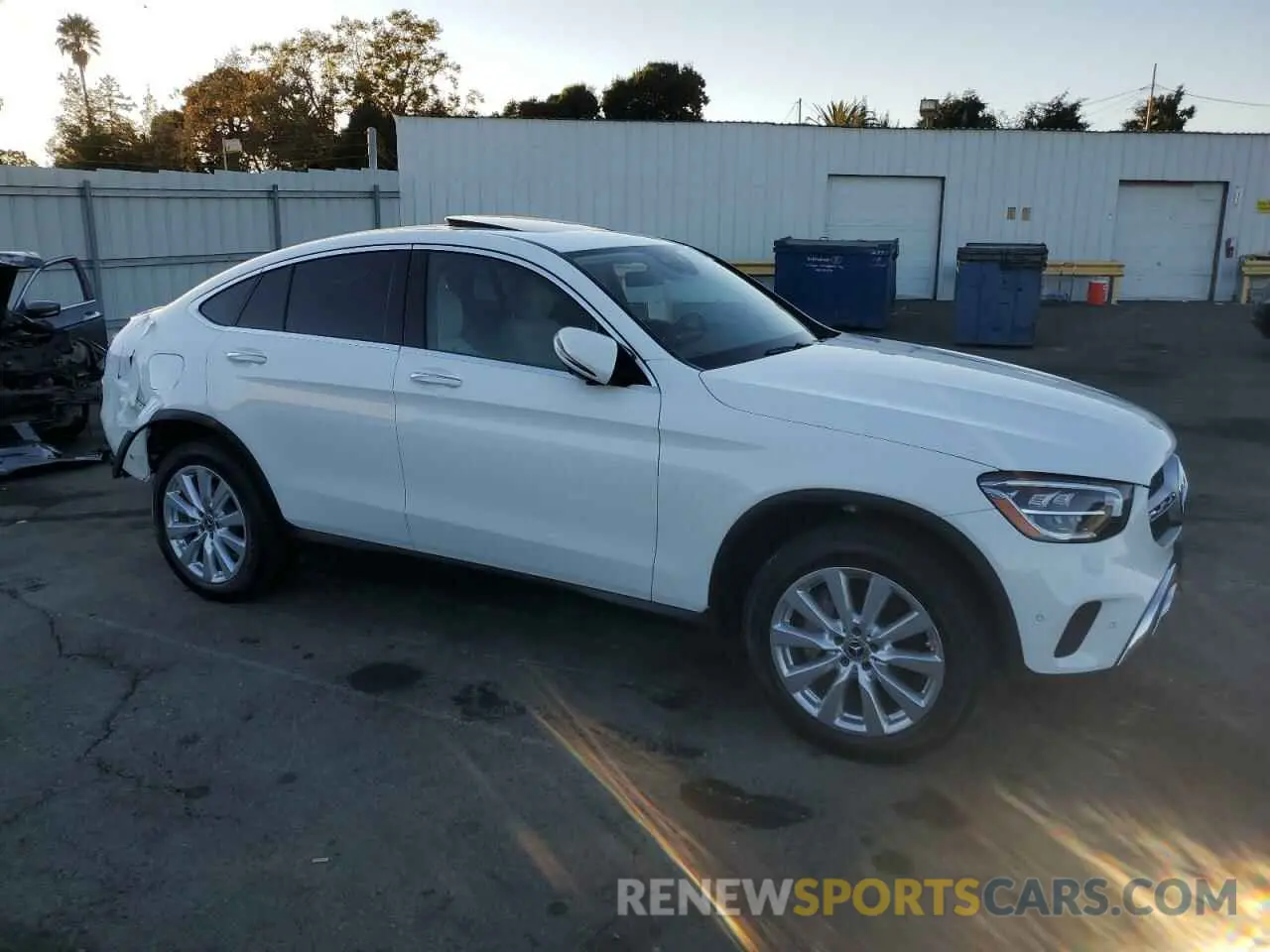 4 Photograph of a damaged car W1N0J8EB2MF986455 MERCEDES-BENZ GLC-CLASS 2021