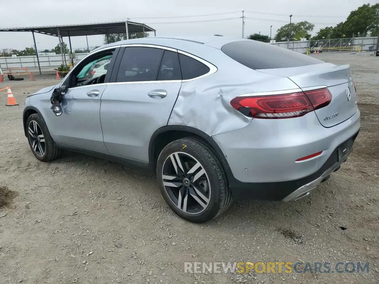 2 Photograph of a damaged car W1N0J8EB5MF946774 MERCEDES-BENZ GLC-CLASS 2021