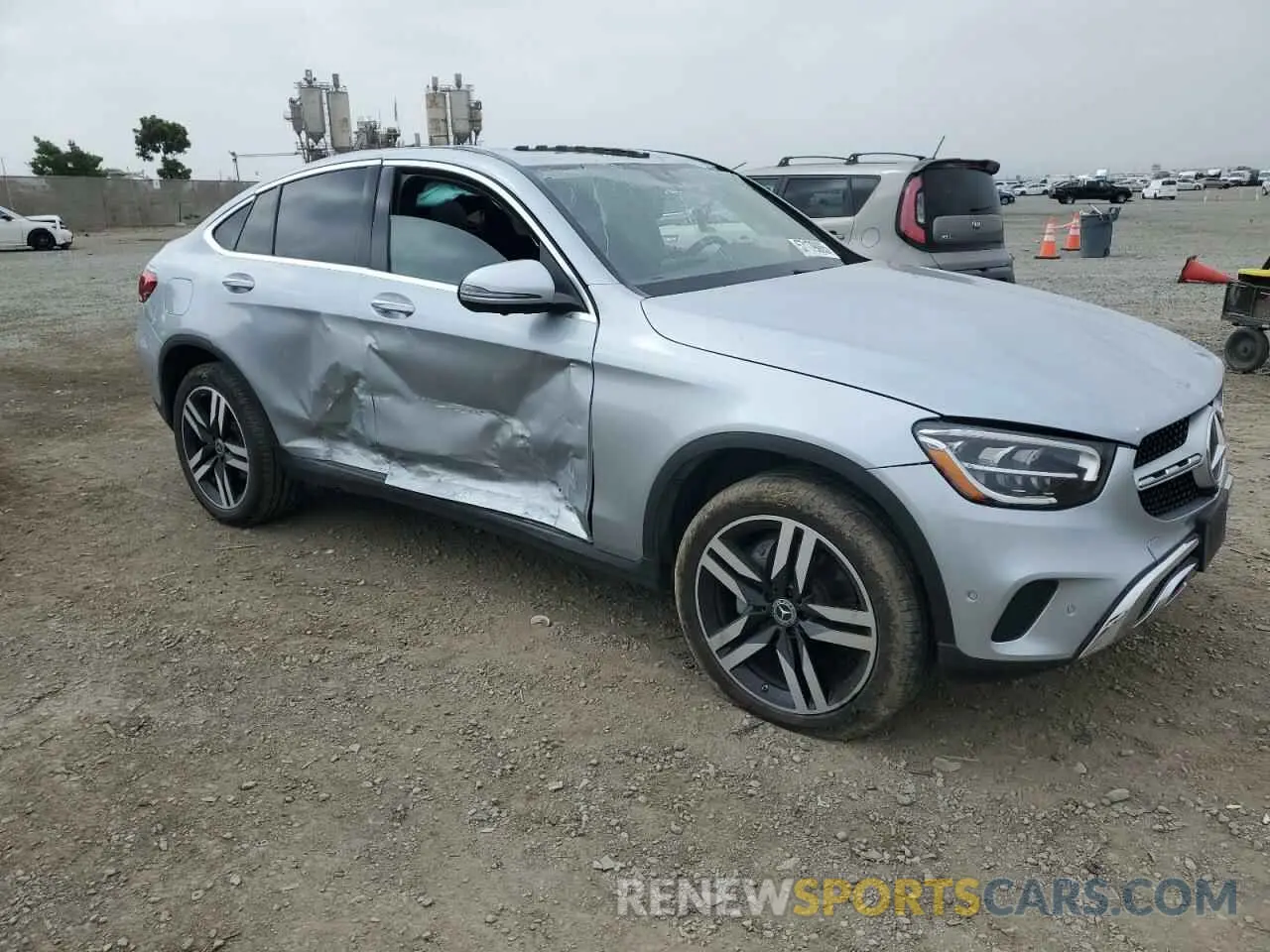 4 Photograph of a damaged car W1N0J8EB5MF946774 MERCEDES-BENZ GLC-CLASS 2021