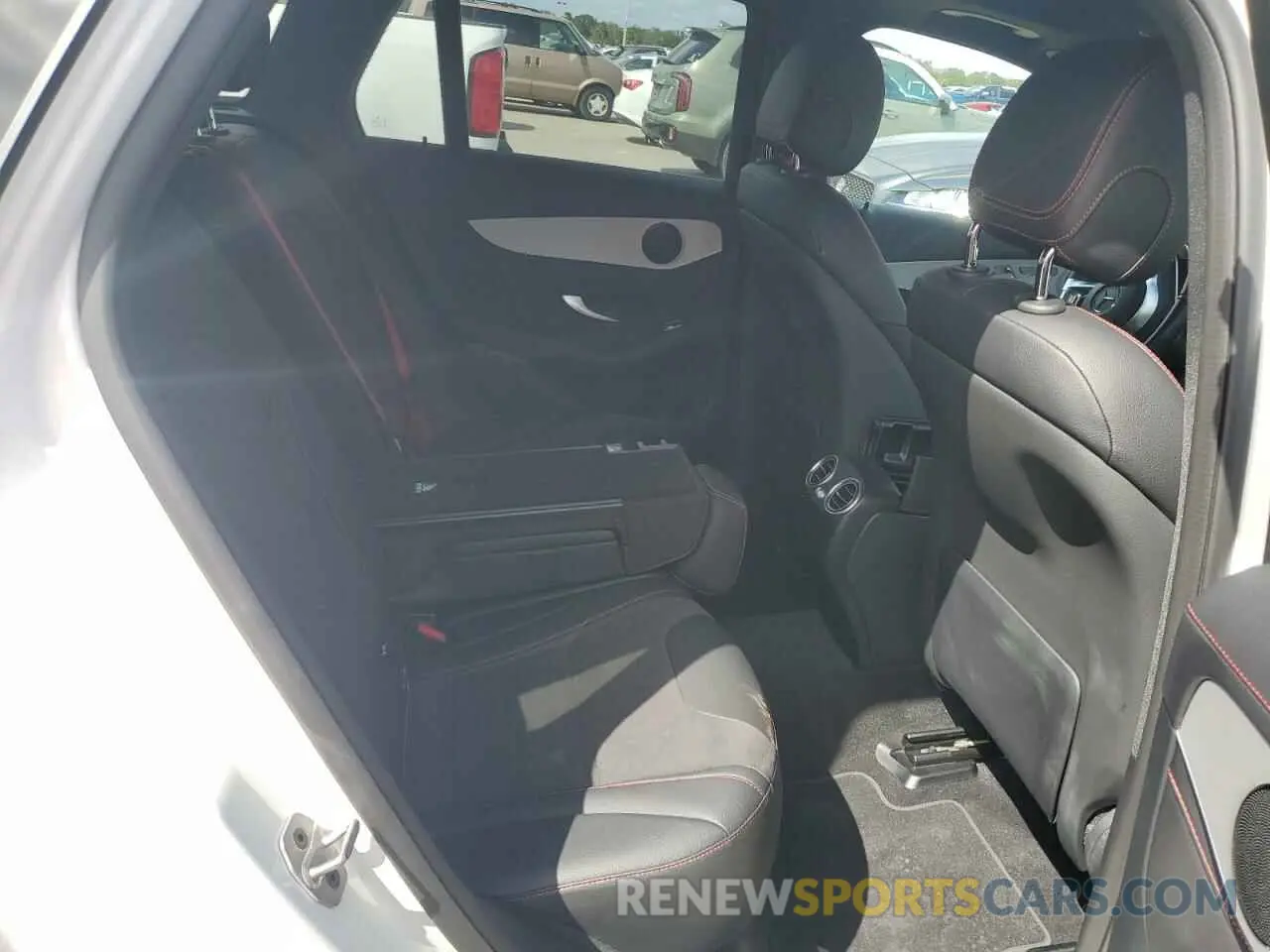 11 Photograph of a damaged car W1N0G6EB7NV397640 MERCEDES-BENZ GLC-CLASS 2022