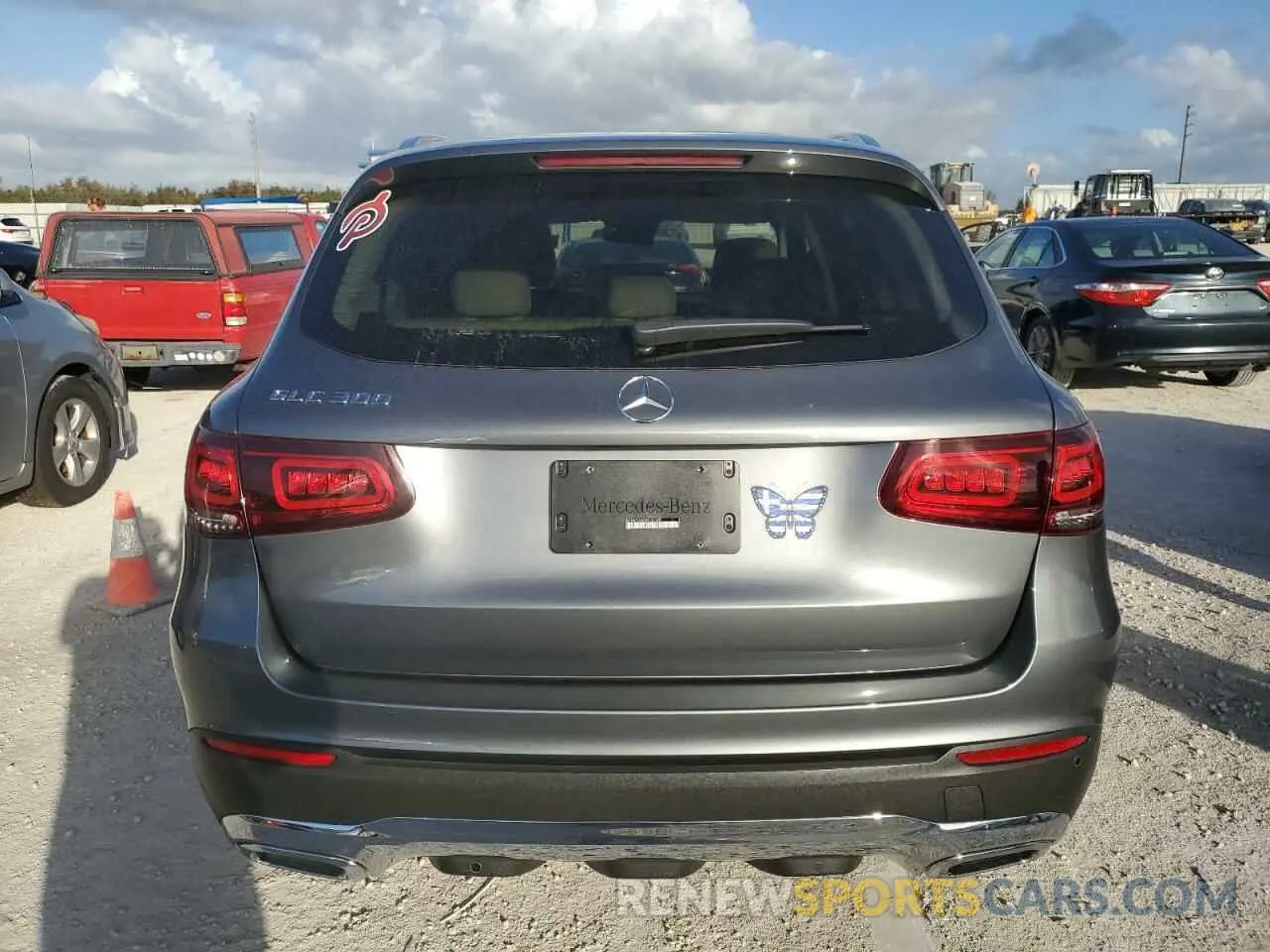 6 Photograph of a damaged car W1N0G8DB2NV351081 MERCEDES-BENZ GLC-CLASS 2022