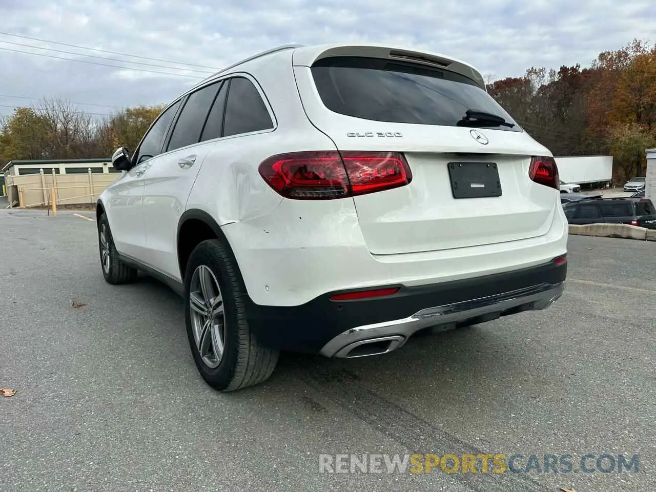 2 Photograph of a damaged car W1N0G8DB6NG103422 MERCEDES-BENZ GLC-CLASS 2022