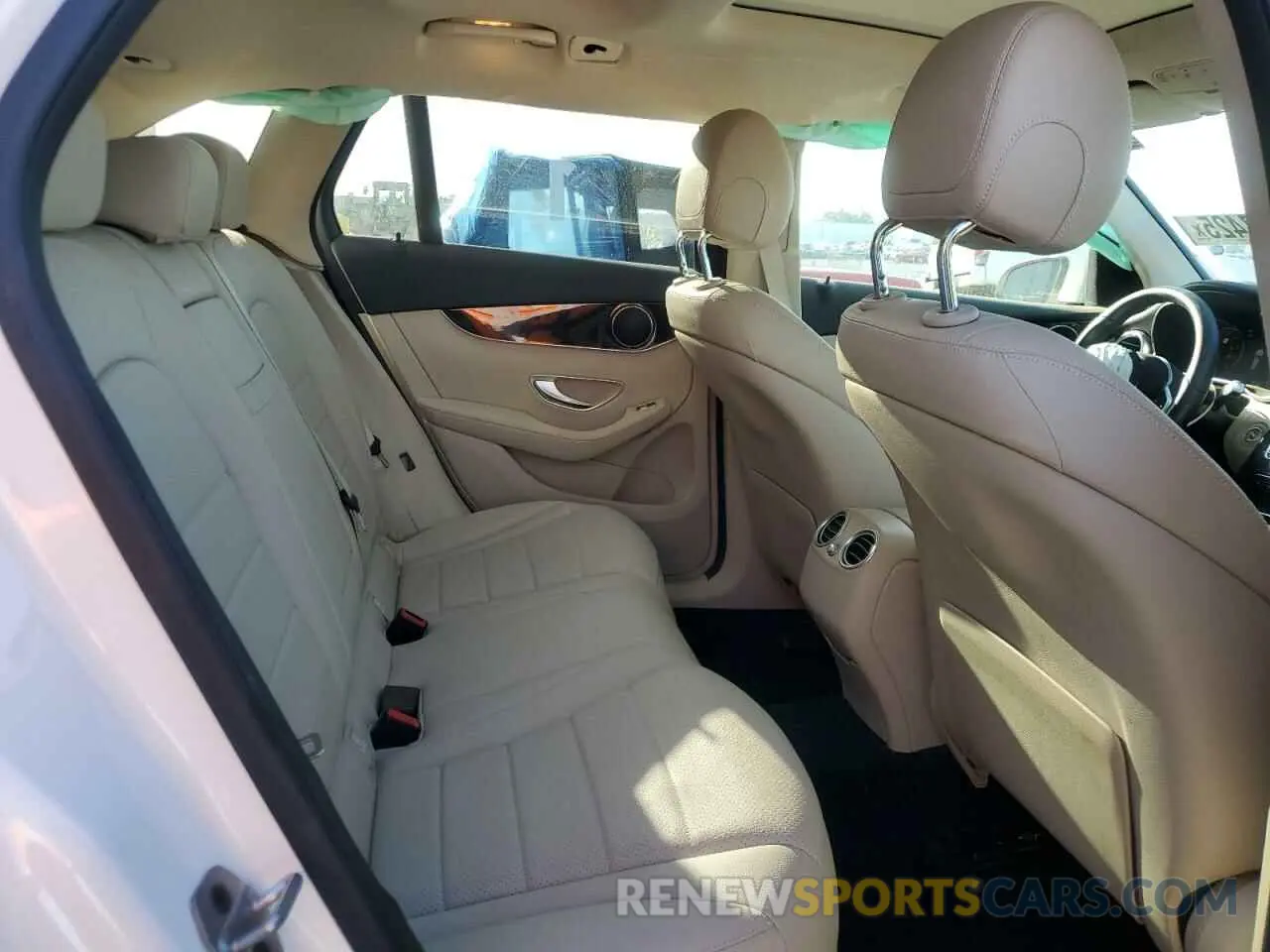 11 Photograph of a damaged car W1N0G8DB6NV387338 MERCEDES-BENZ GLC-CLASS 2022