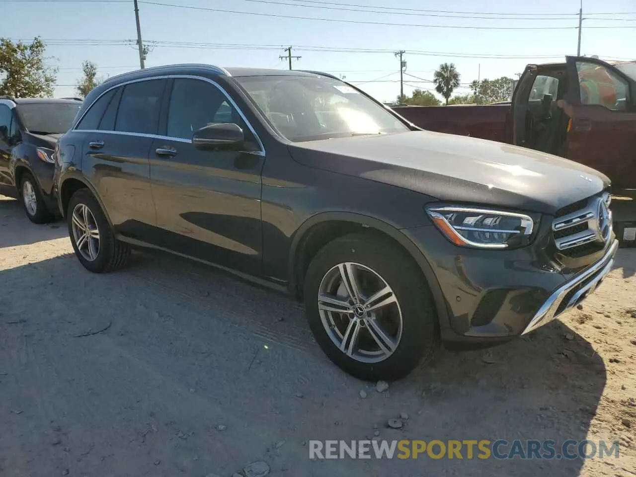 4 Photograph of a damaged car W1N0G8DB7NG103770 MERCEDES-BENZ GLC-CLASS 2022