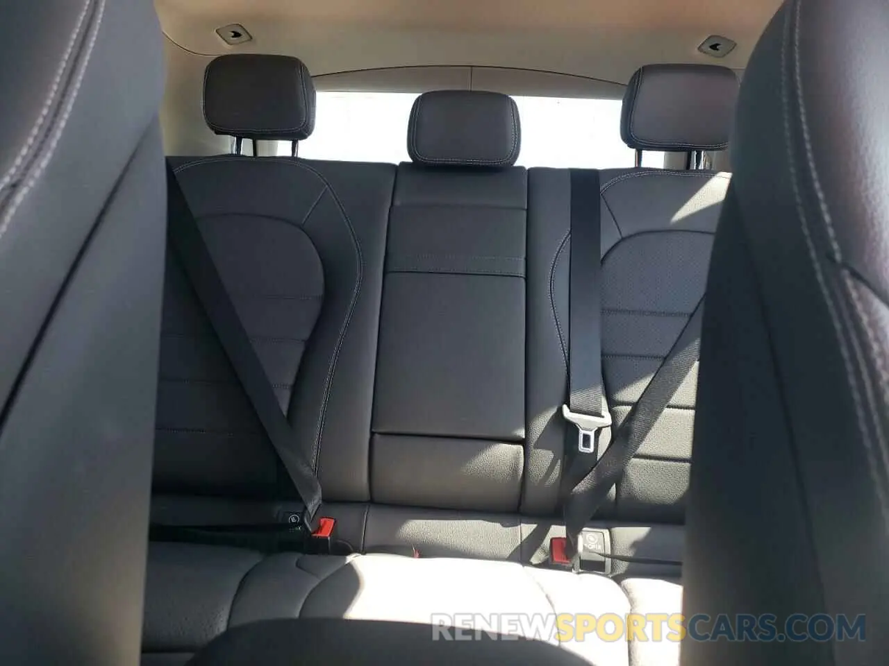 10 Photograph of a damaged car W1N0G8DB7NG116826 MERCEDES-BENZ GLC-CLASS 2022