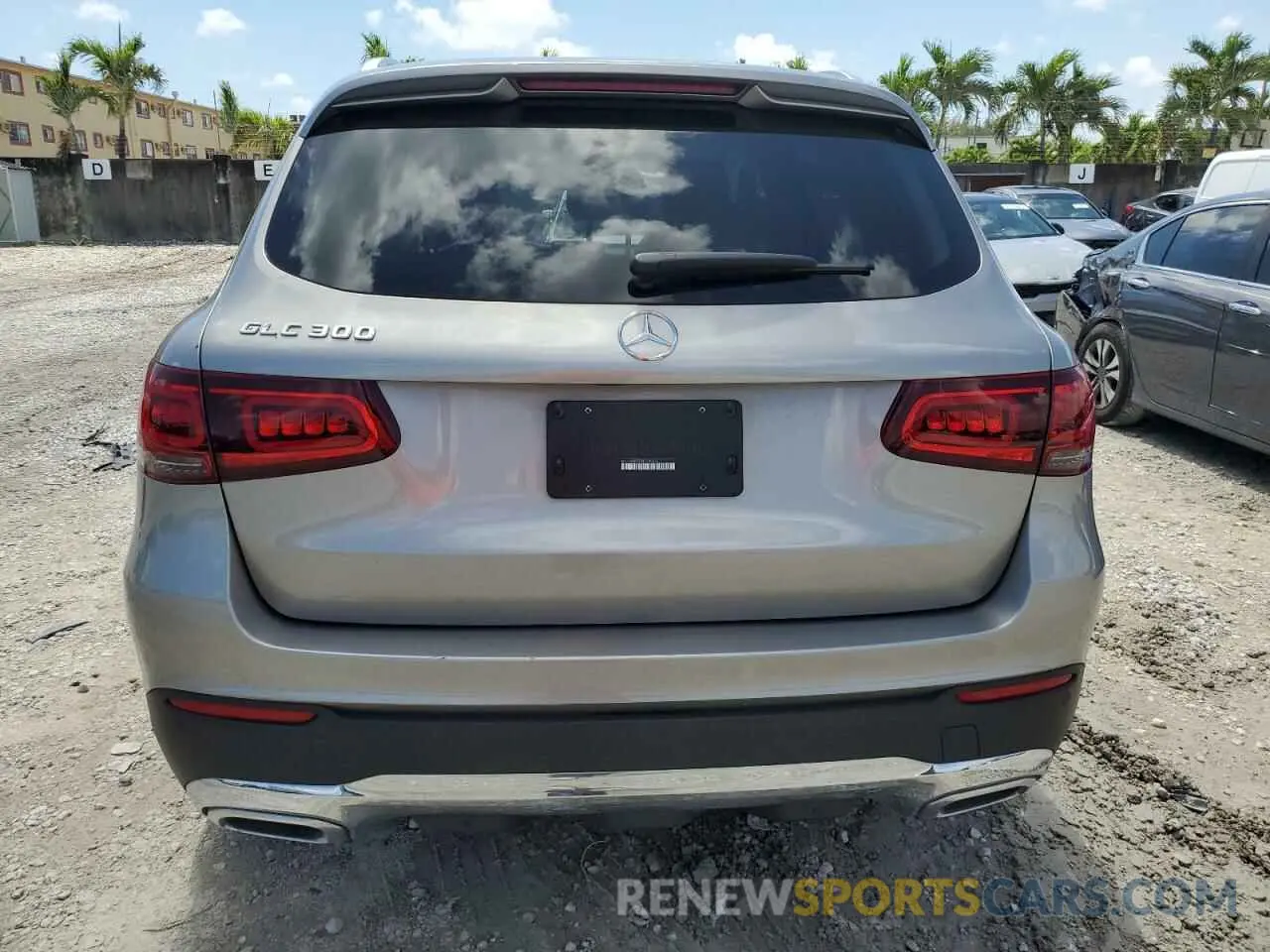 6 Photograph of a damaged car W1N0G8DB7NV398056 MERCEDES-BENZ GLC-CLASS 2022