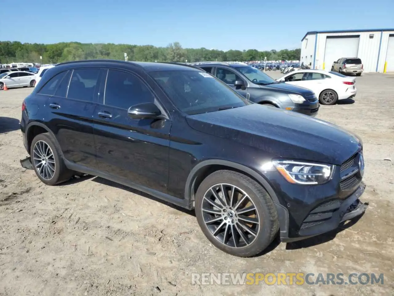 4 Photograph of a damaged car W1N0G8DB8NG058810 MERCEDES-BENZ GLC-CLASS 2022