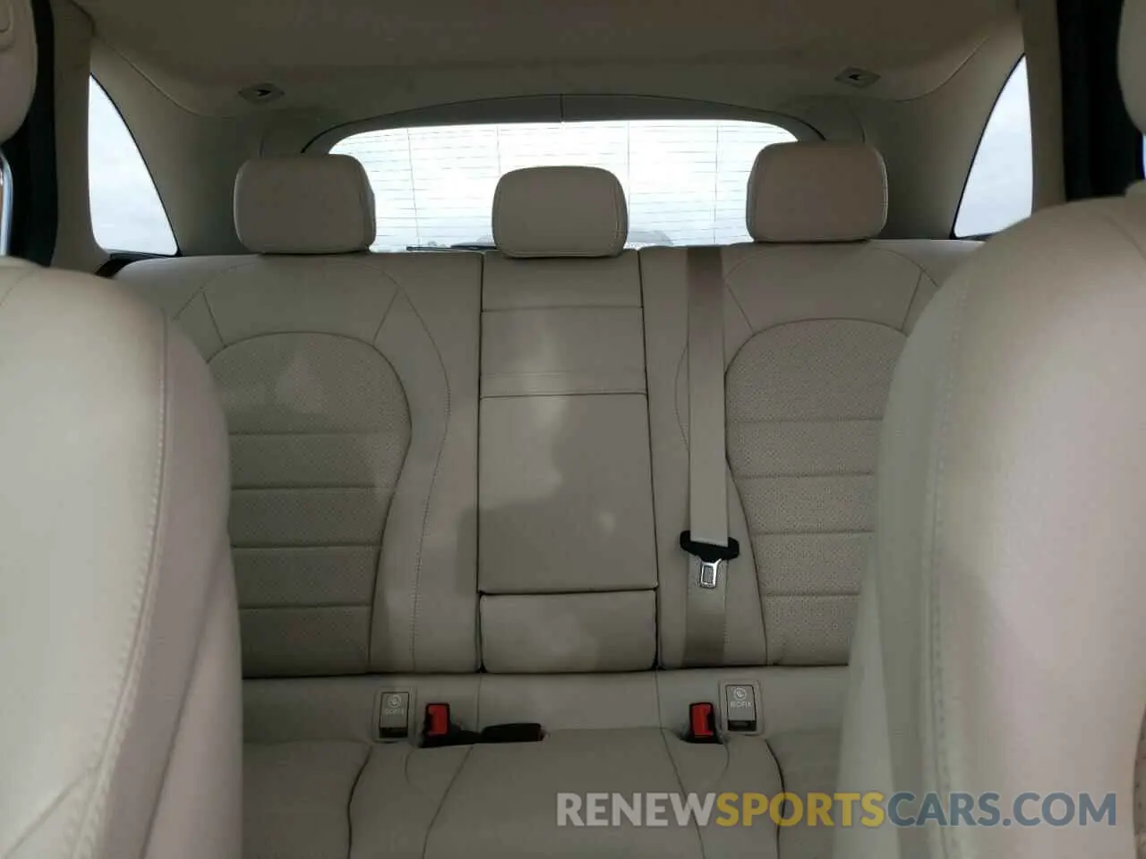 10 Photograph of a damaged car W1N0G8DB8NV349870 MERCEDES-BENZ GLC-CLASS 2022