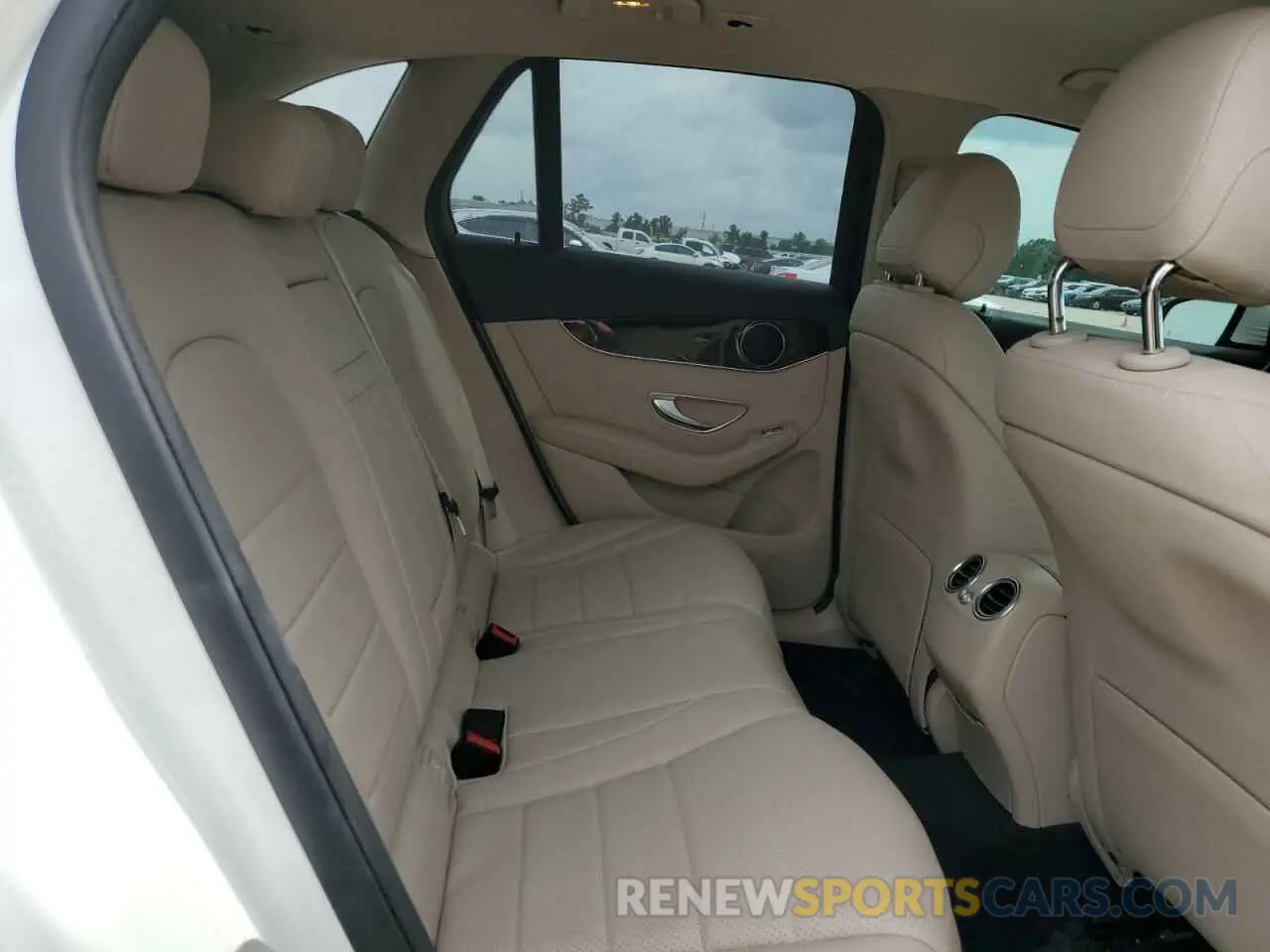 11 Photograph of a damaged car W1N0G8DB8NV349870 MERCEDES-BENZ GLC-CLASS 2022
