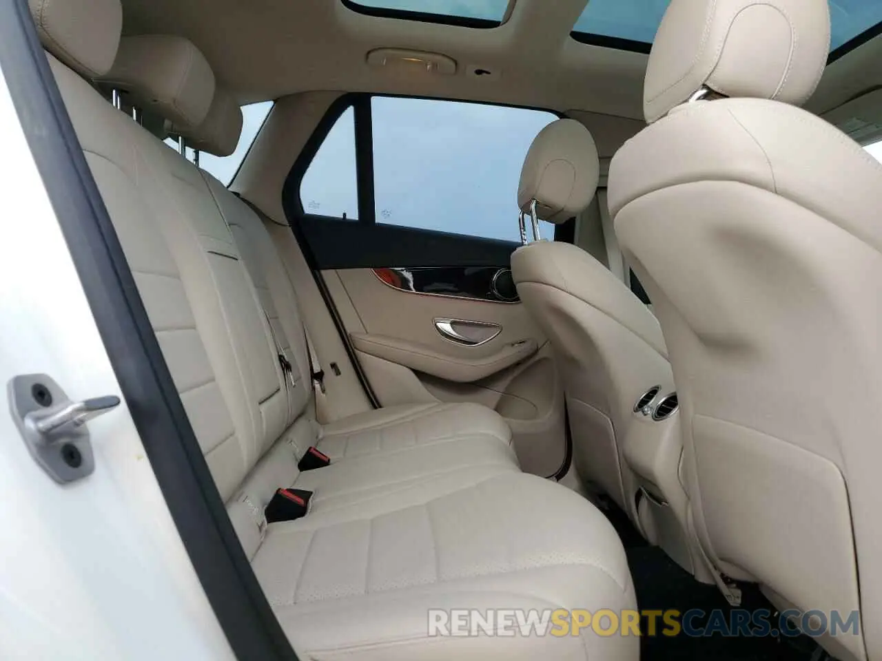 11 Photograph of a damaged car W1N0G8DB8NV393206 MERCEDES-BENZ GLC-CLASS 2022
