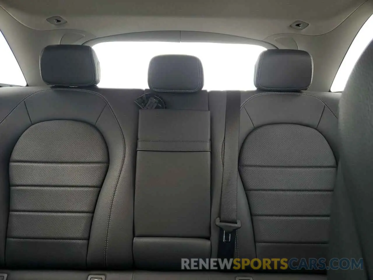 10 Photograph of a damaged car W1N0G8DBXNV374592 MERCEDES-BENZ GLC-CLASS 2022