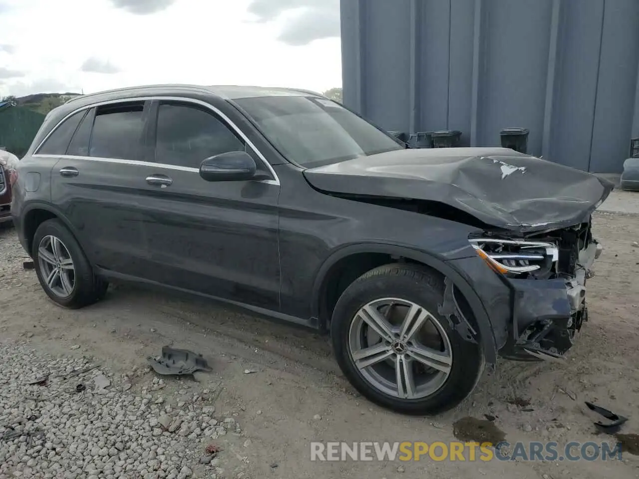 4 Photograph of a damaged car W1N0G8DBXNV374592 MERCEDES-BENZ GLC-CLASS 2022