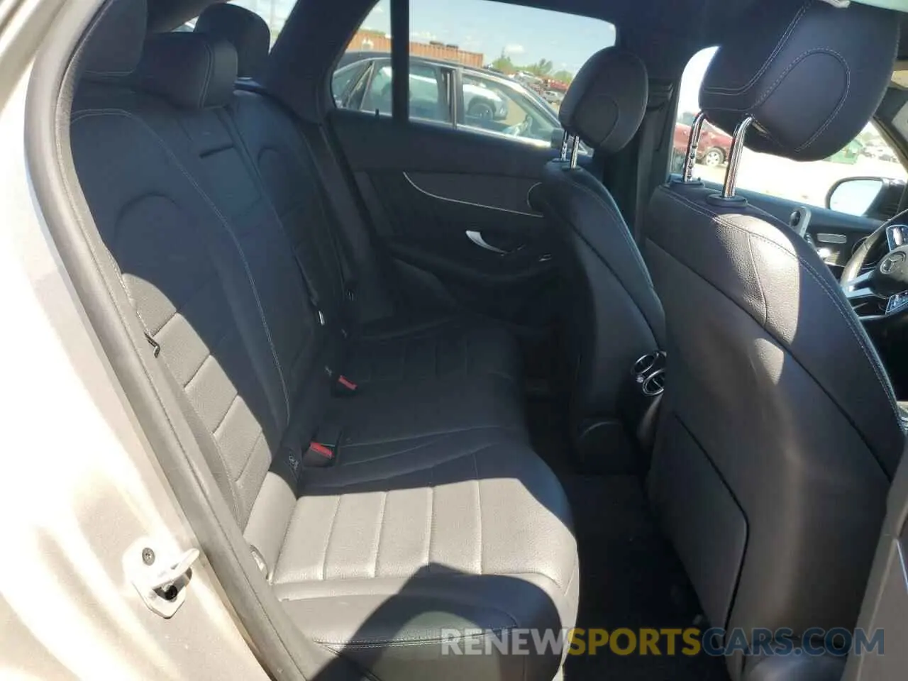 11 Photograph of a damaged car W1N0G8EB1NV374351 MERCEDES-BENZ GLC-CLASS 2022