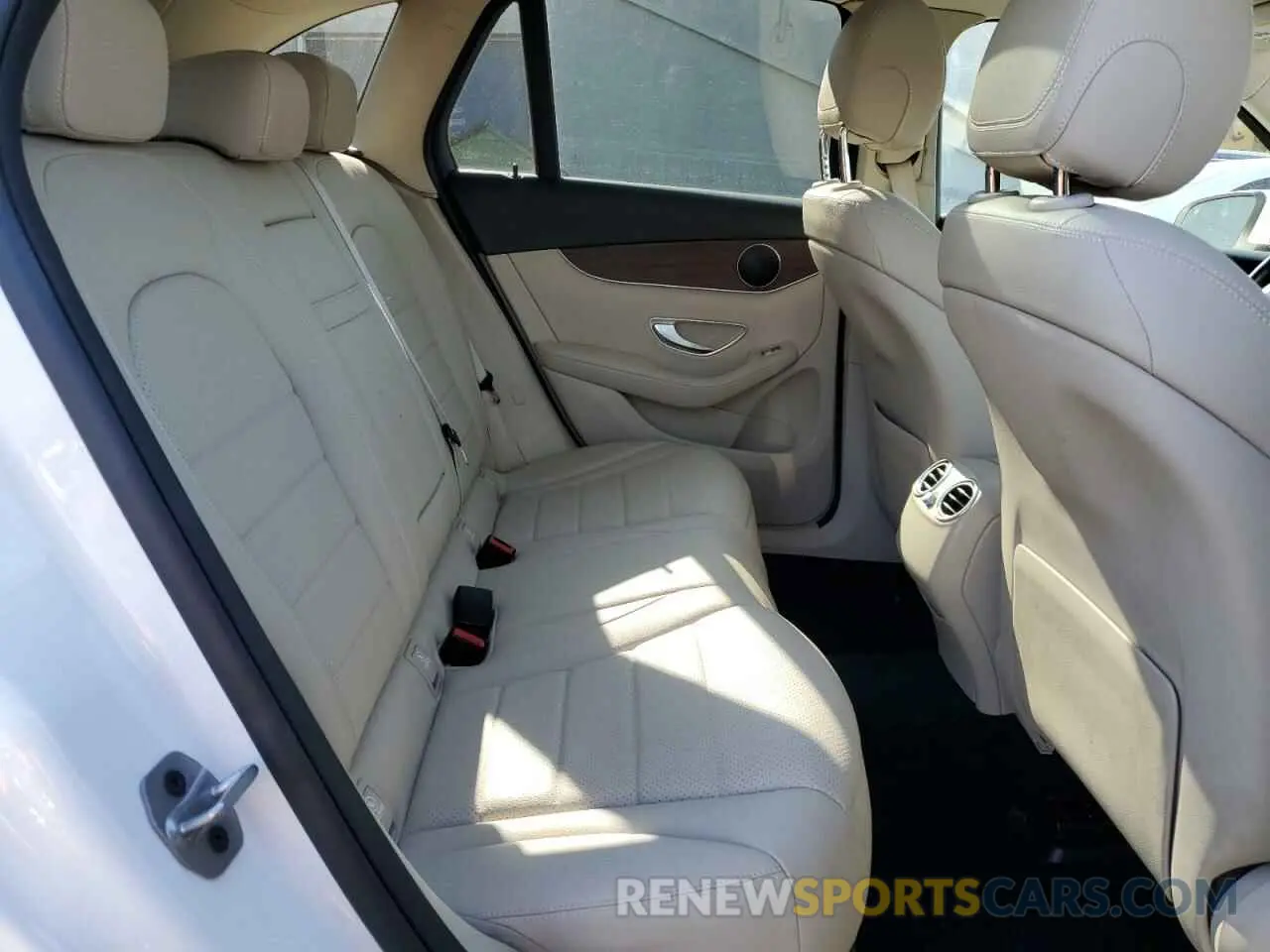 11 Photograph of a damaged car W1N0G8EB1NV381638 MERCEDES-BENZ GLC-CLASS 2022