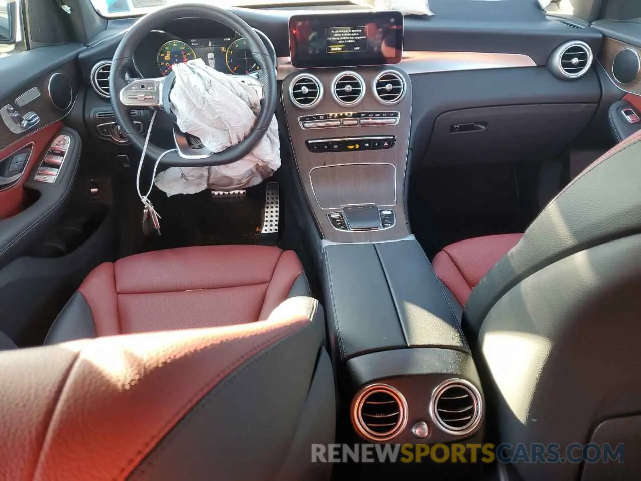 8 Photograph of a damaged car W1N0G8EB2NG082521 MERCEDES-BENZ GLC-CLASS 2022