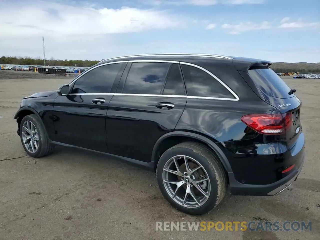 2 Photograph of a damaged car W1N0G8EB2NV381180 MERCEDES-BENZ GLC-CLASS 2022