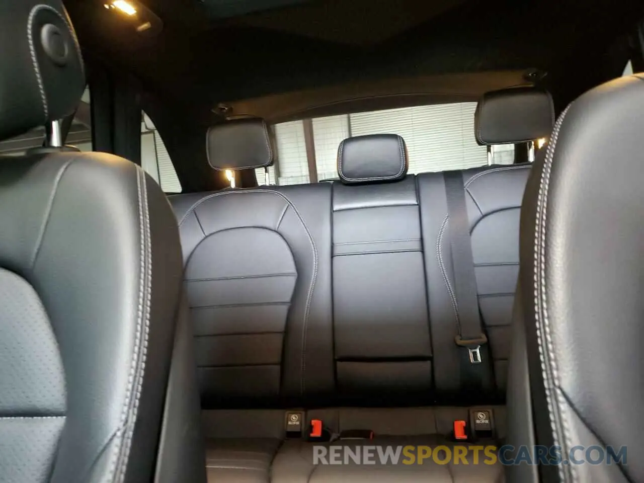 10 Photograph of a damaged car W1N0G8EB3NG074542 MERCEDES-BENZ GLC-CLASS 2022