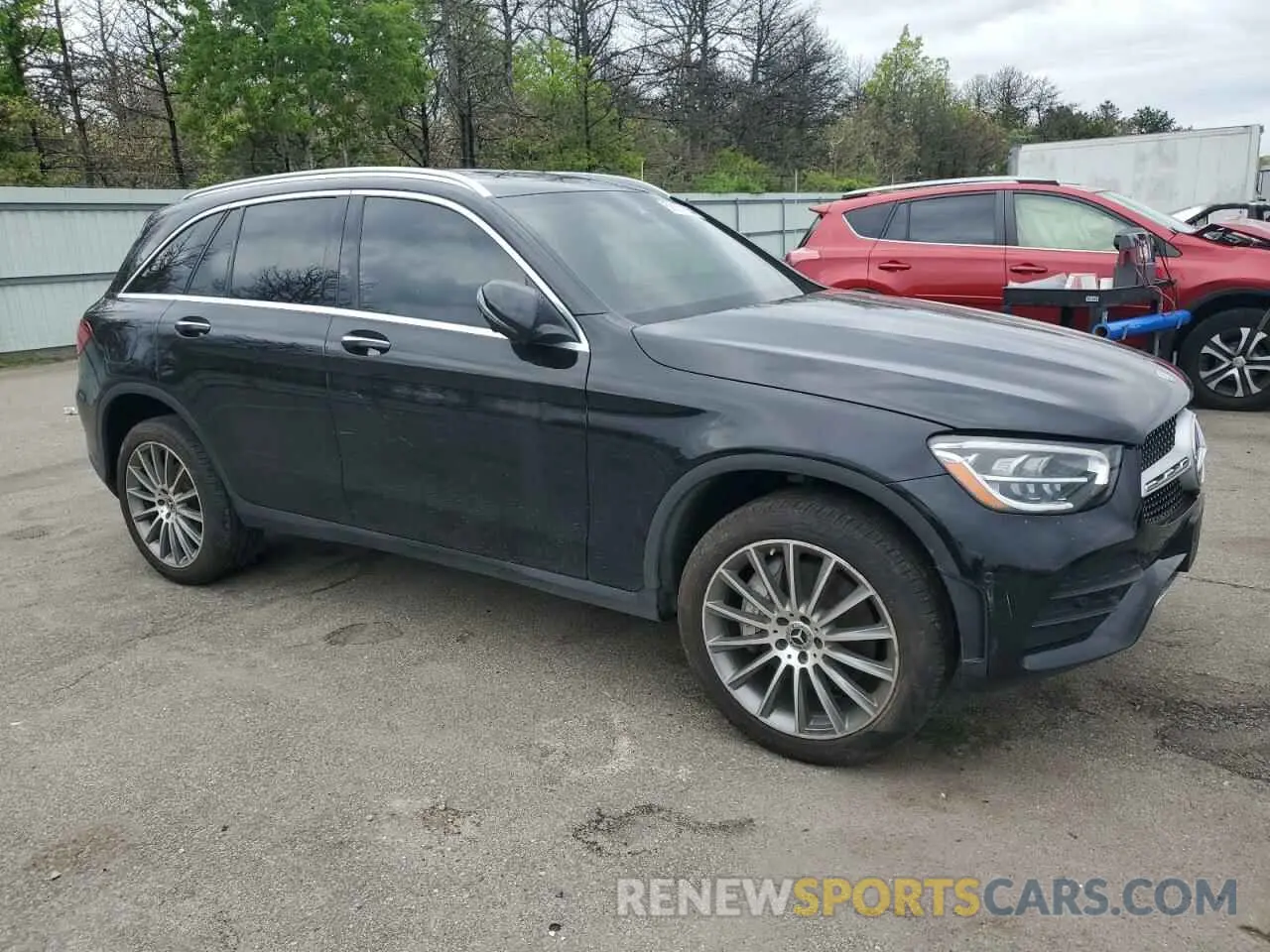 4 Photograph of a damaged car W1N0G8EB3NV338757 MERCEDES-BENZ GLC-CLASS 2022