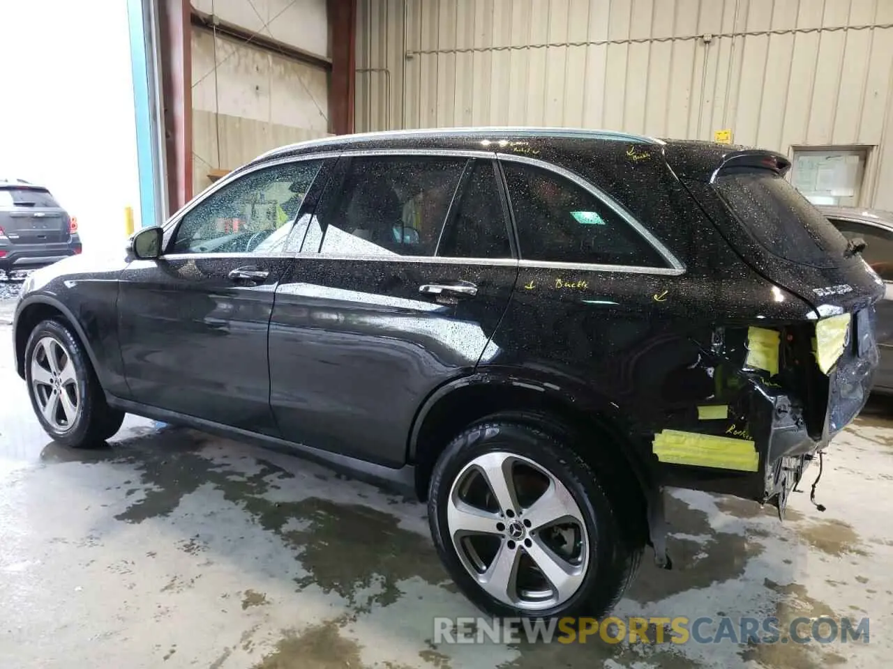 2 Photograph of a damaged car W1N0G8EB5NV395185 MERCEDES-BENZ GLC-CLASS 2022