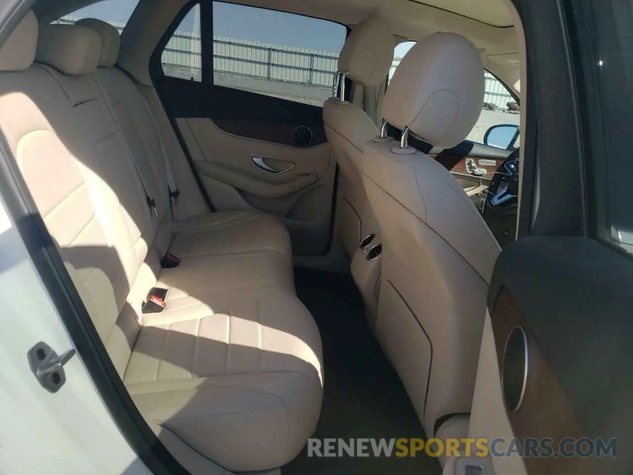 11 Photograph of a damaged car W1N0G8EBXNG120691 MERCEDES-BENZ GLC-CLASS 2022