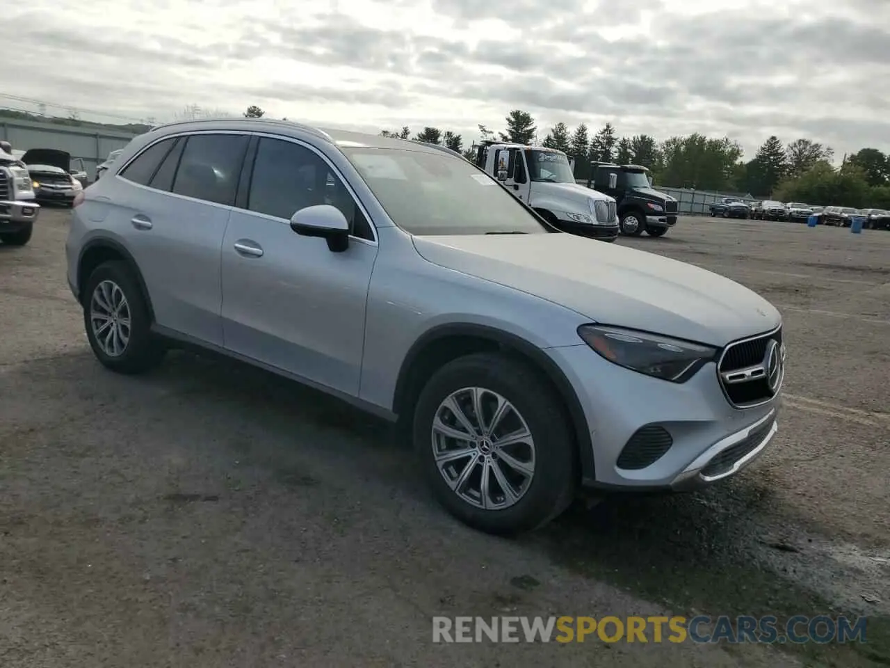 4 Photograph of a damaged car W1NKM4HB6PU026799 MERCEDES-BENZ GLC-CLASS 2023