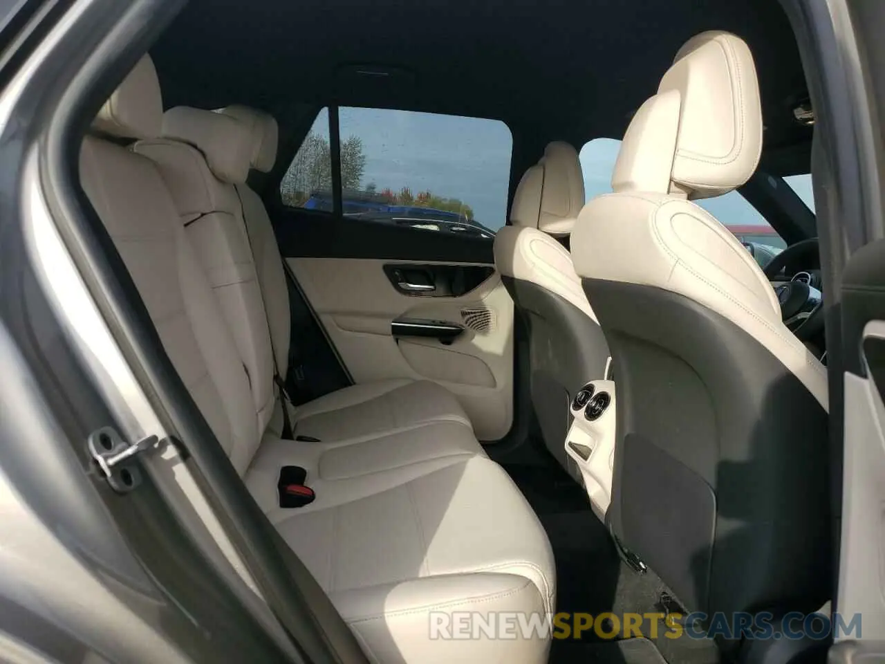 11 Photograph of a damaged car W1NKM4HBXPF028883 MERCEDES-BENZ GLC-CLASS 2023