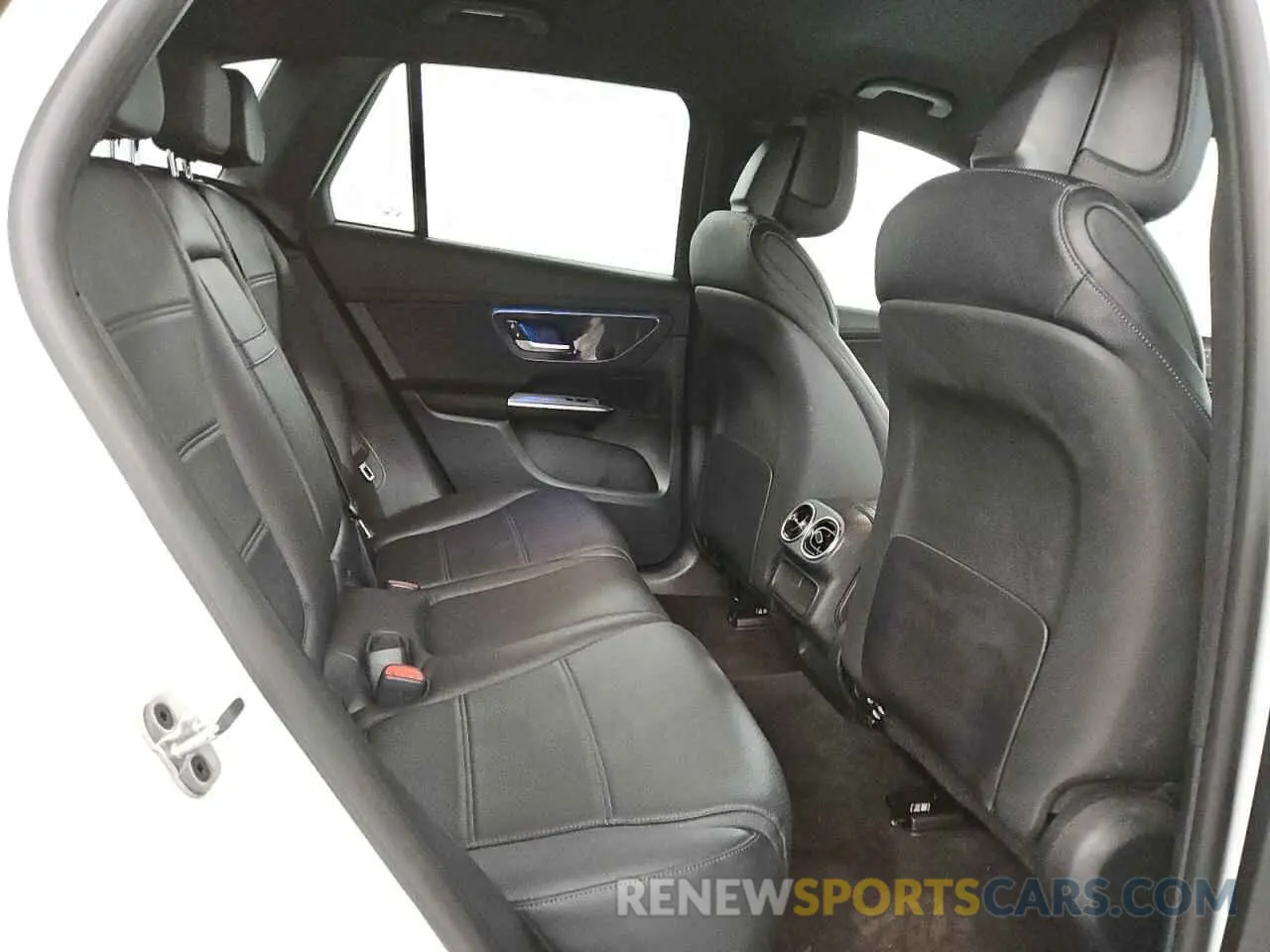 11 Photograph of a damaged car W1NKM4GB1RF186436 MERCEDES-BENZ GLC-CLASS 2024