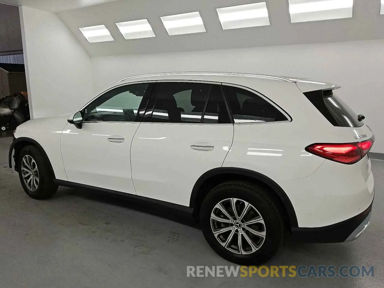 2 Photograph of a damaged car W1NKM4GB1RF186436 MERCEDES-BENZ GLC-CLASS 2024