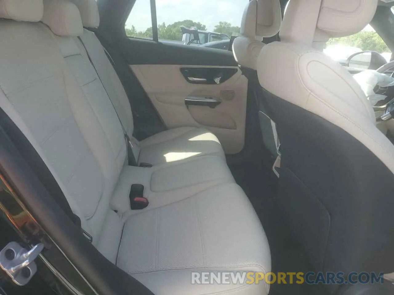 11 Photograph of a damaged car W1NKM4HB0RF124556 MERCEDES-BENZ GLC-CLASS 2024