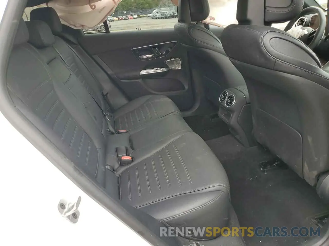 11 Photograph of a damaged car W1NKM4HB1RF221524 MERCEDES-BENZ GLC-CLASS 2024
