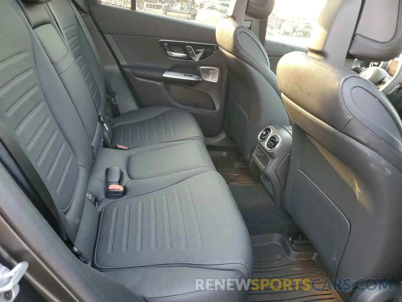 11 Photograph of a damaged car W1NKM4HB4RF169919 MERCEDES-BENZ GLC-CLASS 2024