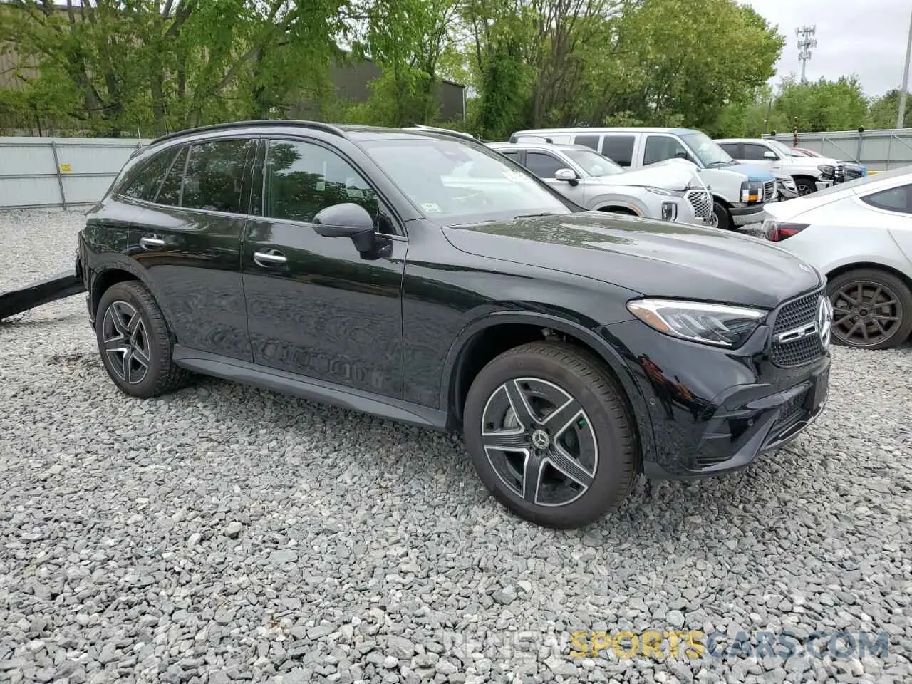 4 Photograph of a damaged car W1NKM4HB6RU039913 MERCEDES-BENZ GLC-CLASS 2024