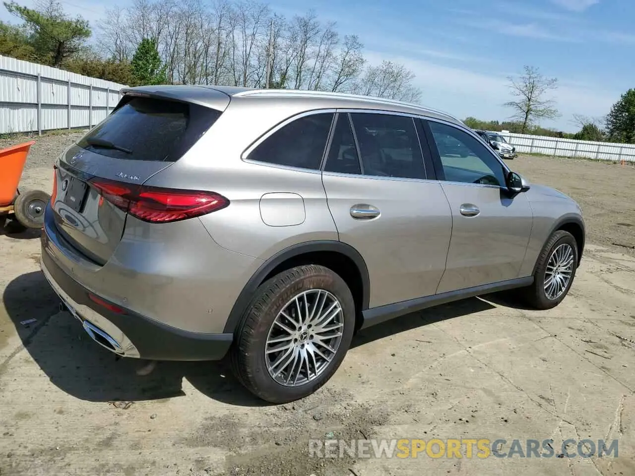3 Photograph of a damaged car W1NKM4HB8RF195259 MERCEDES-BENZ GLC-CLASS 2024
