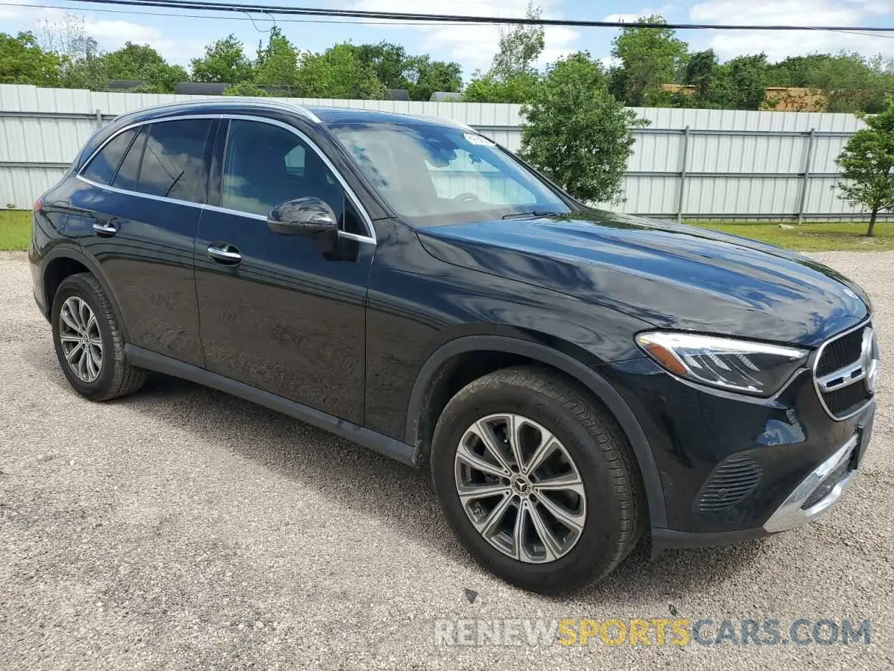 4 Photograph of a damaged car W1NKM4HB9RF215941 MERCEDES-BENZ GLC-CLASS 2024